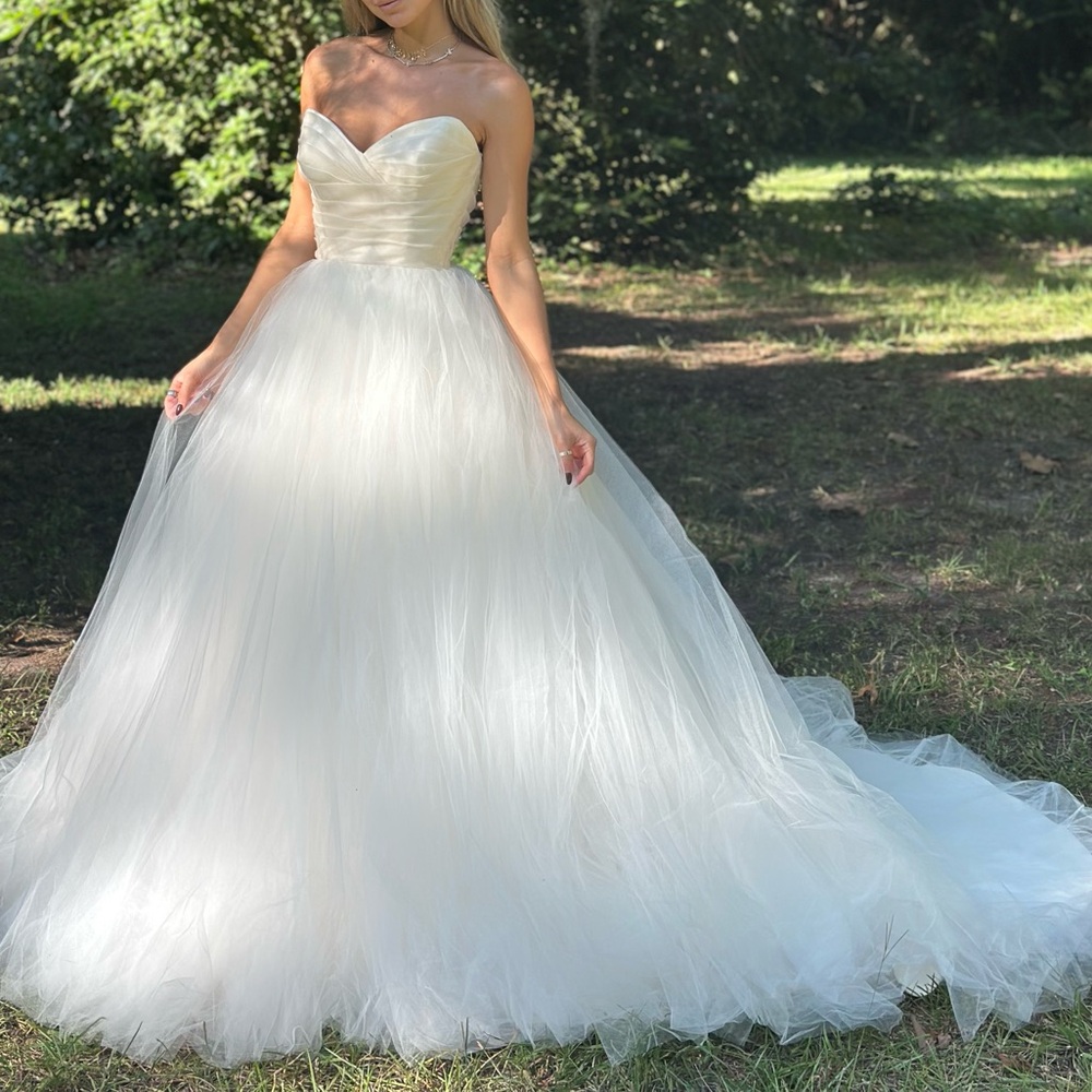 Elegant White Strapless Wedding Dress